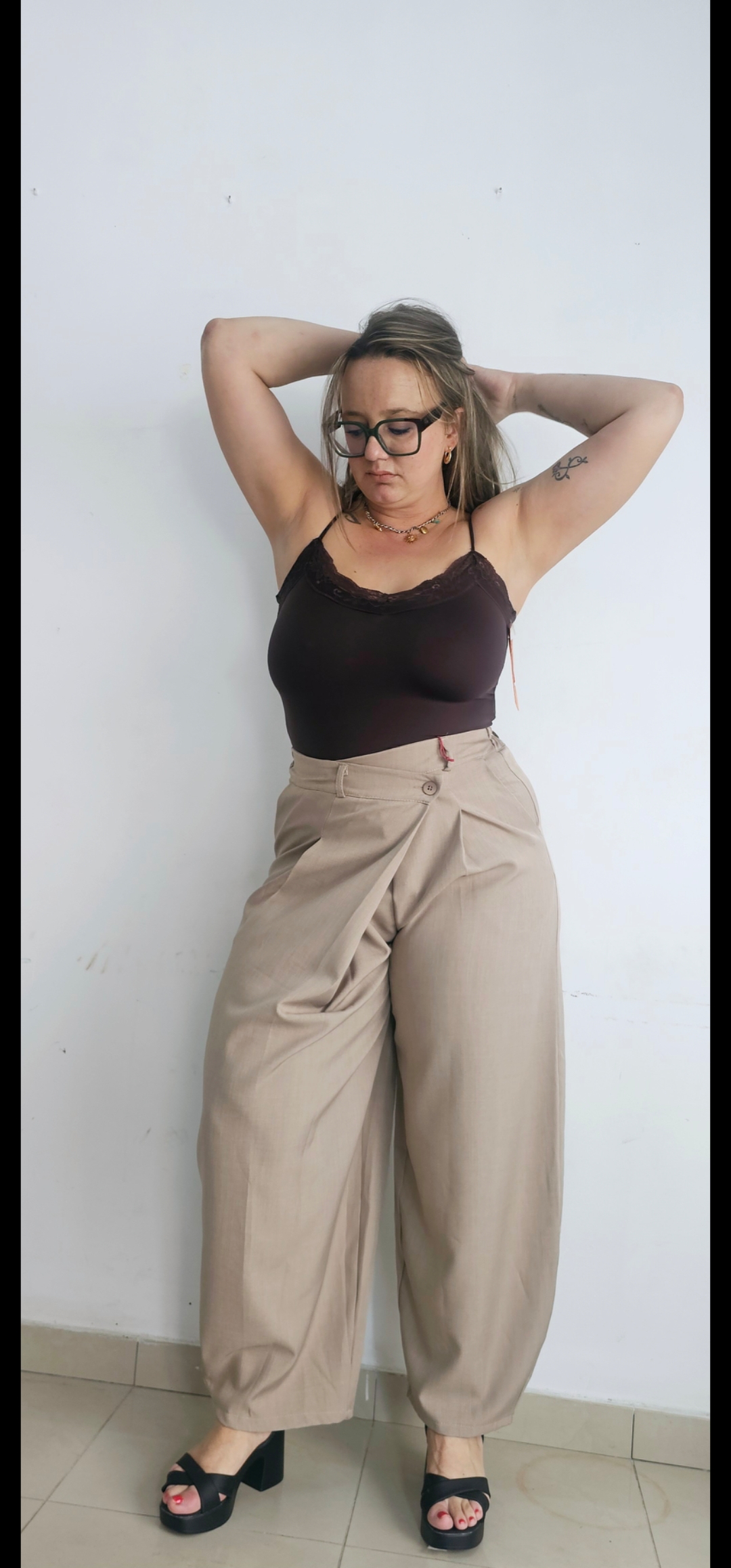 Pantalon vestir beige