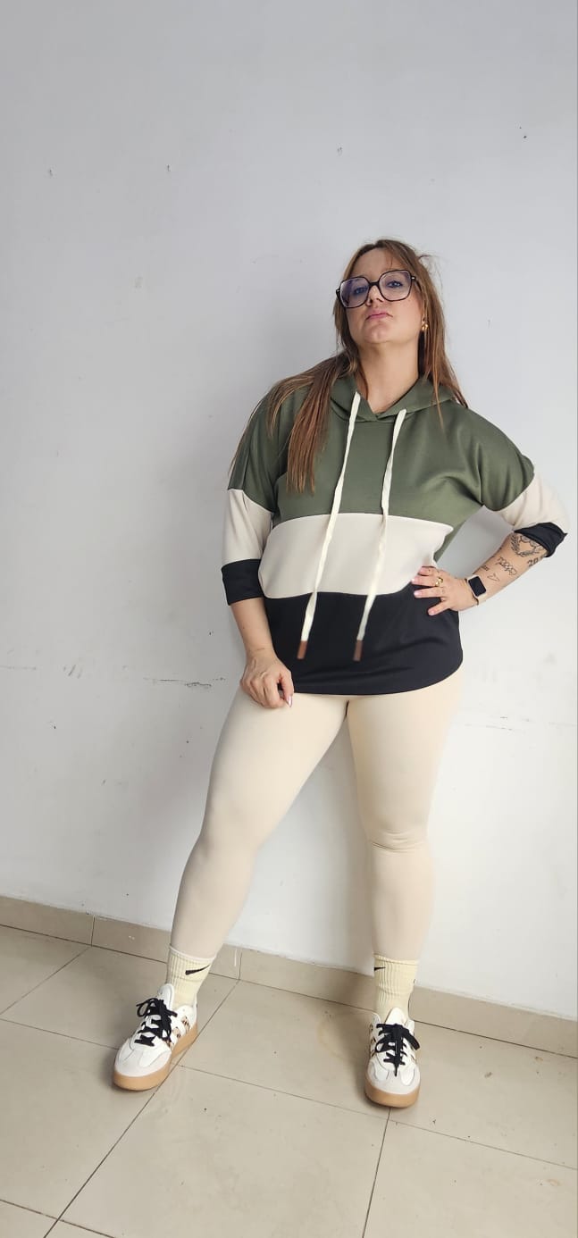 Sudadera tricolor